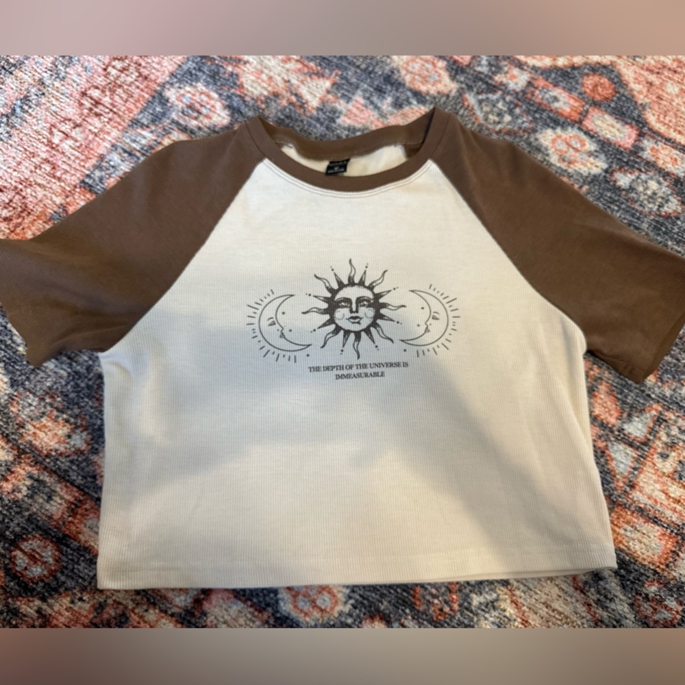 cropped sun/moon t-shirt size medium